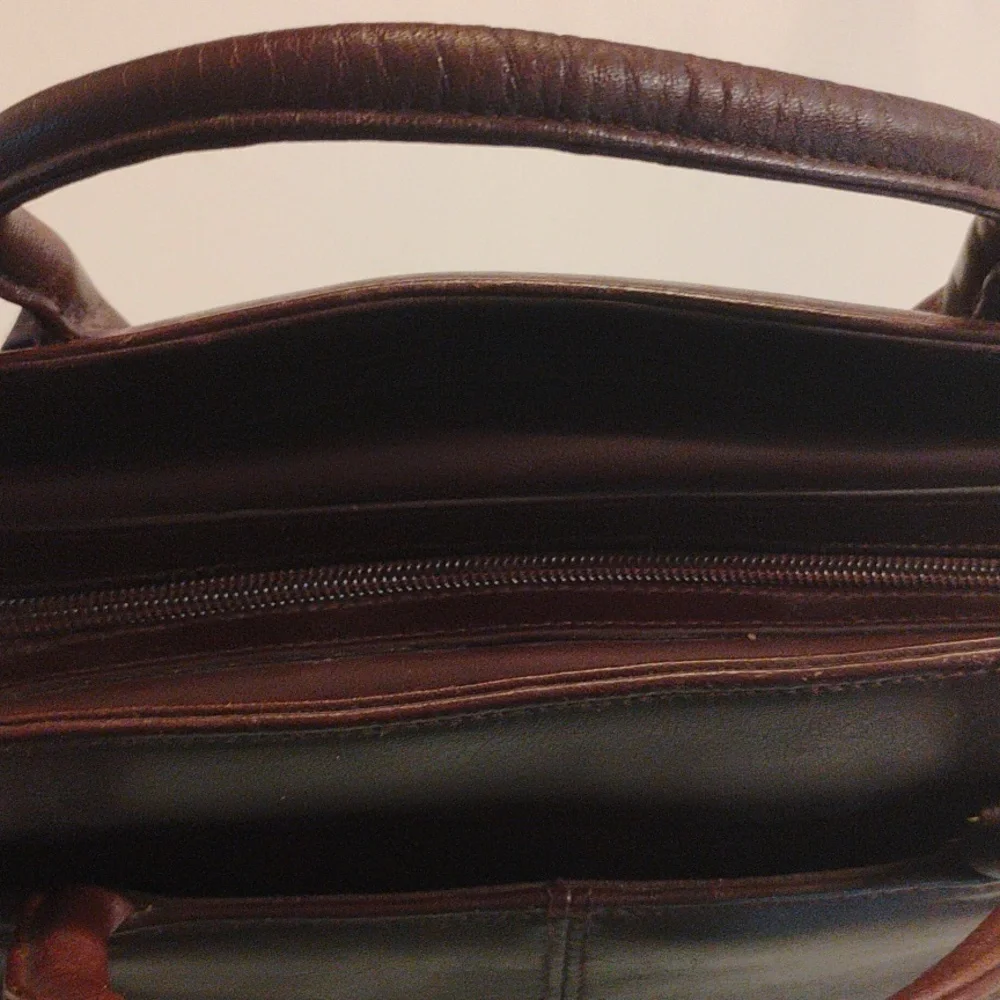 Aigner Vintage Purse - Picture 4 of 6